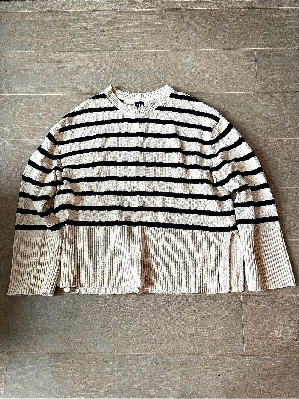 Gap Split-Hem Stripe Sweater Striped Crewneck Sweater Cream Black XS